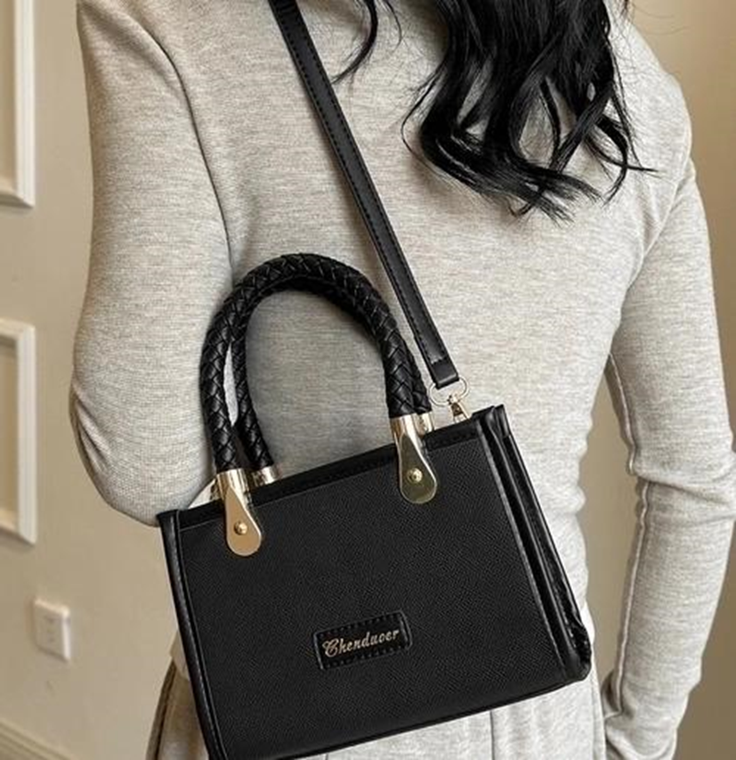 Women's Medium Pu Leather Solid Color Zipper Crossbody Bag