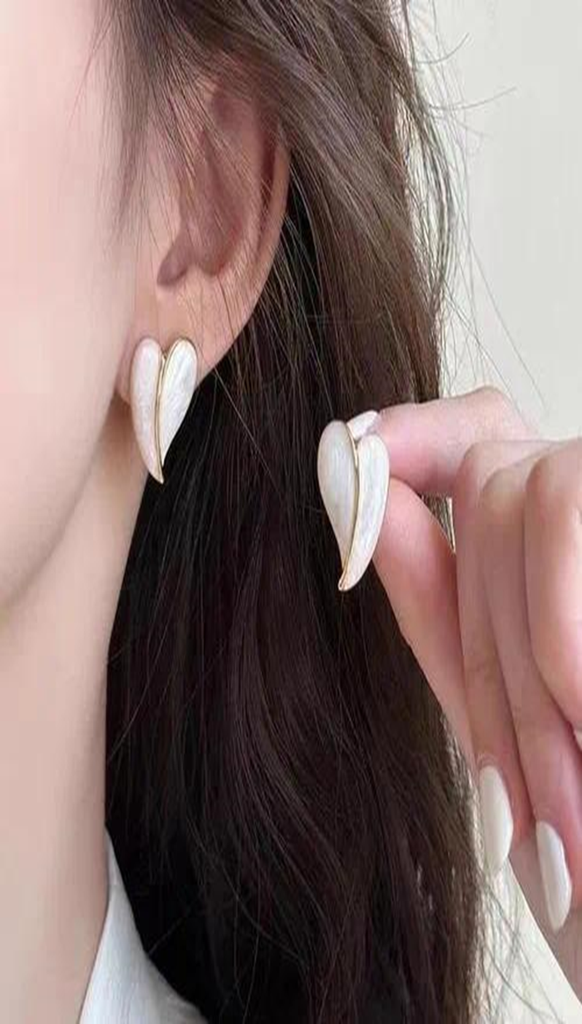 Stylish Basic Style White Heart Shape Alloy Stud Earrings