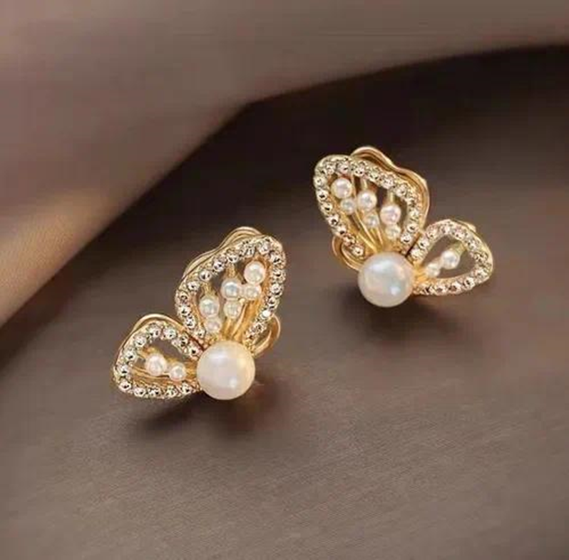 Luxurious Butterfly Studded Earring