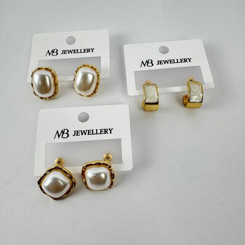 Golden Pearl Earring