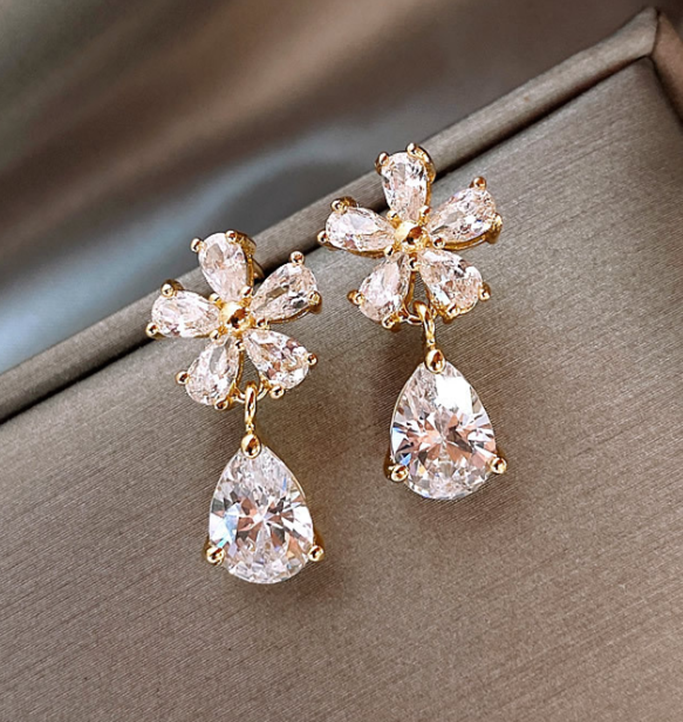 Elegant Rhinestone Embedded Flower Stud Earrings