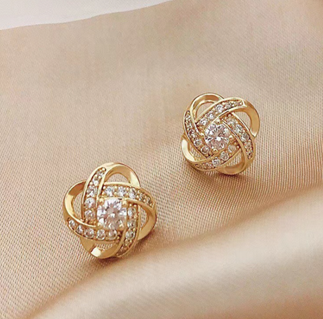 1 Pair Hollow Metal Flowers Temperament Stud Earrings