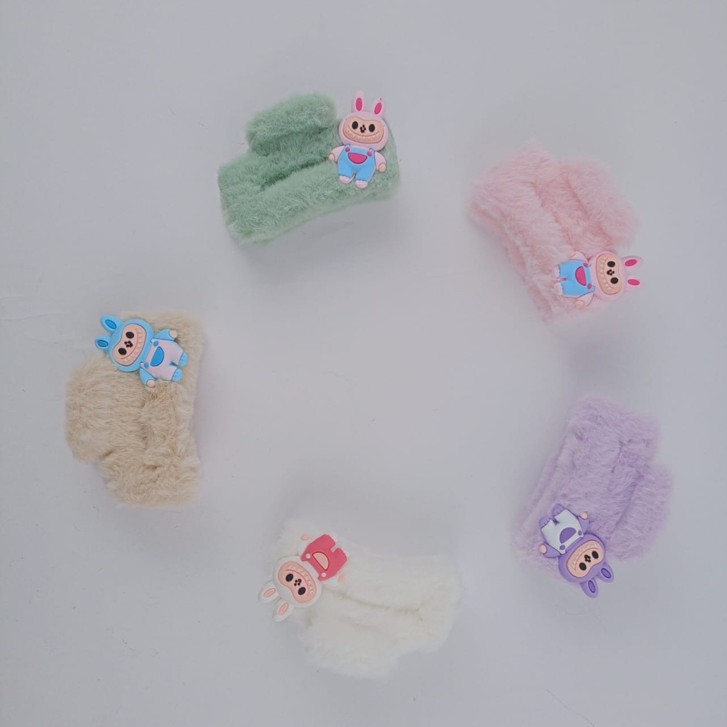  Cute Plush Claw Clips