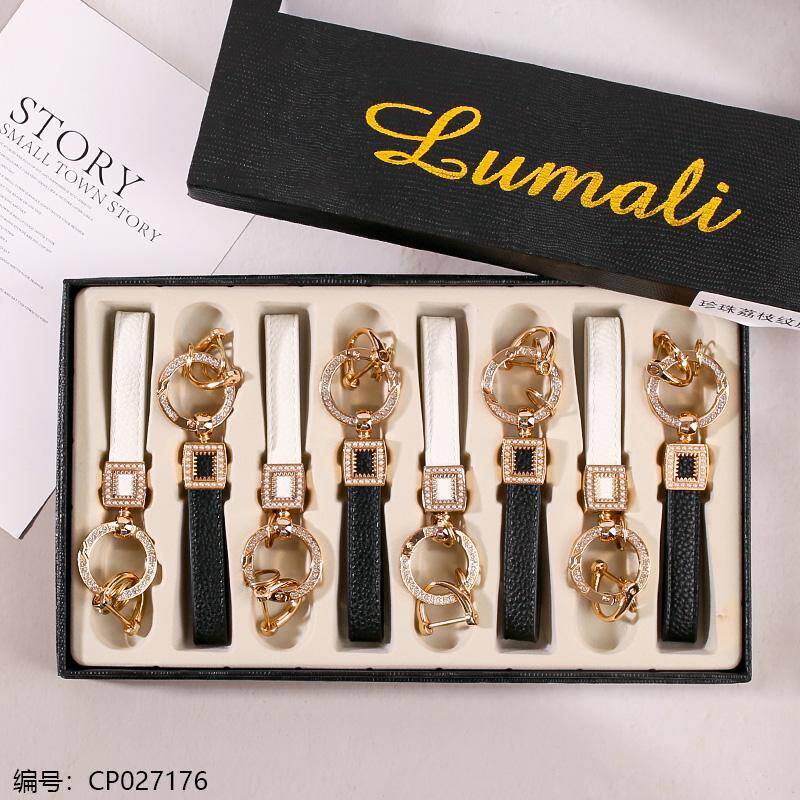 Pearl lychee pattern leather rope buckle