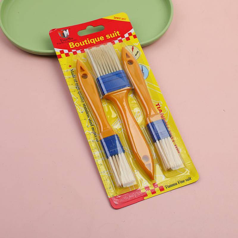 Three oil brushes. -287