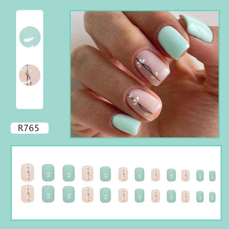 Press-On Nails R765