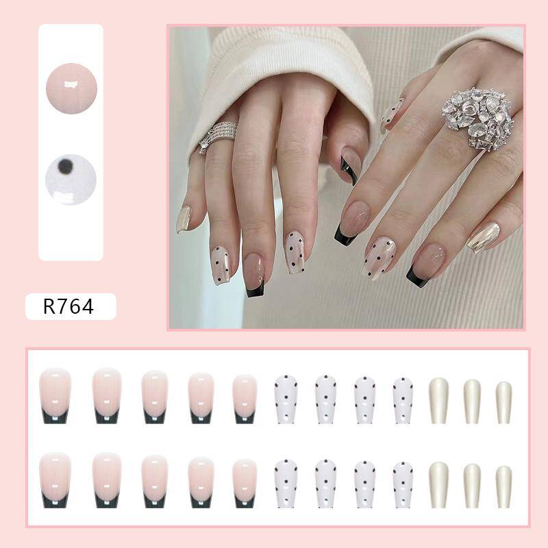 Press-On Nails R764