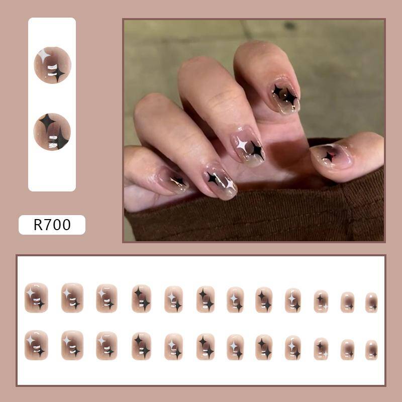 Press-On Nails R700