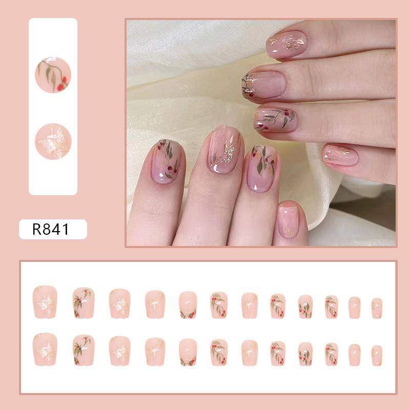Press-On Nails R841