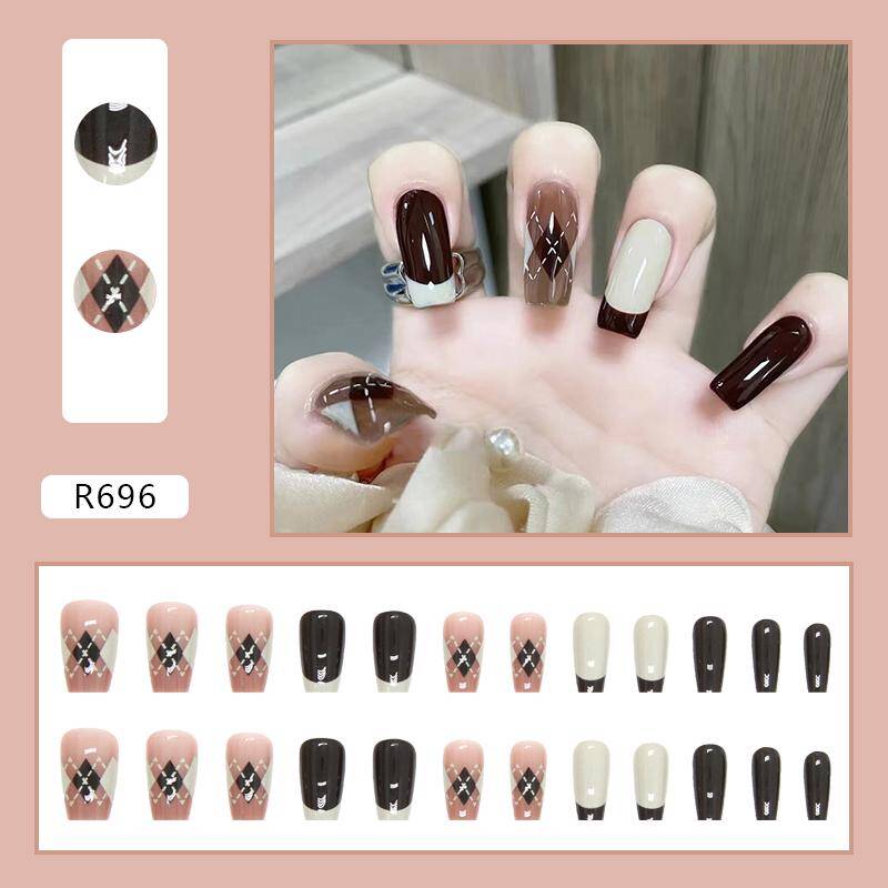 Press-On Nails R696
