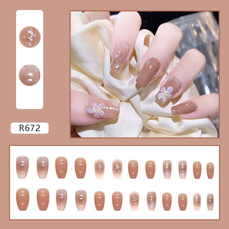 Press-On Nails R672
