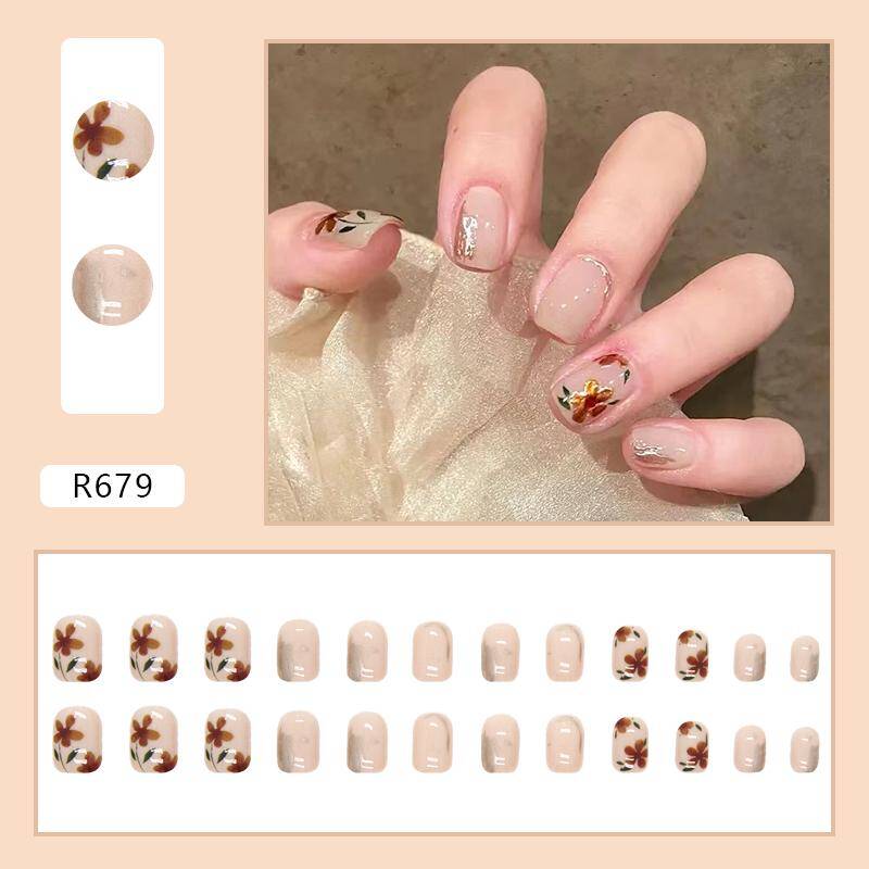Press-On Nails R679