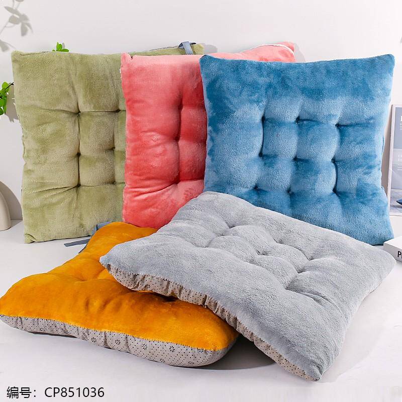 45 Milk velvet seat cushion