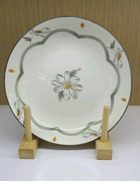 7 Dinner Plate Spring Breeze Ten Thousand Miles
