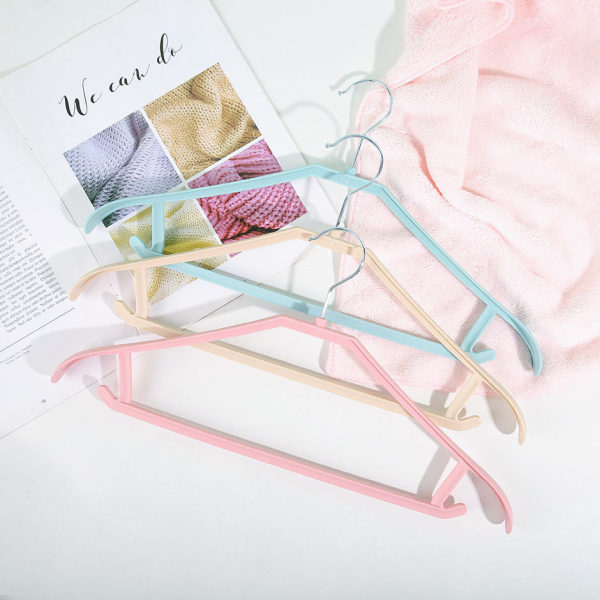 Anti-slip household plastic clothes hanger - 1113