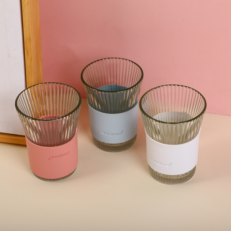 Color accordion glass cup