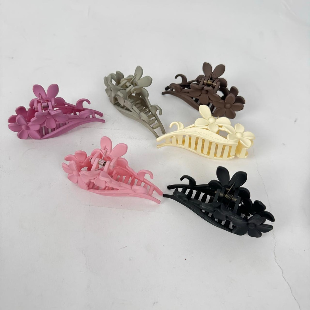 Flower Crypted Claw Clip