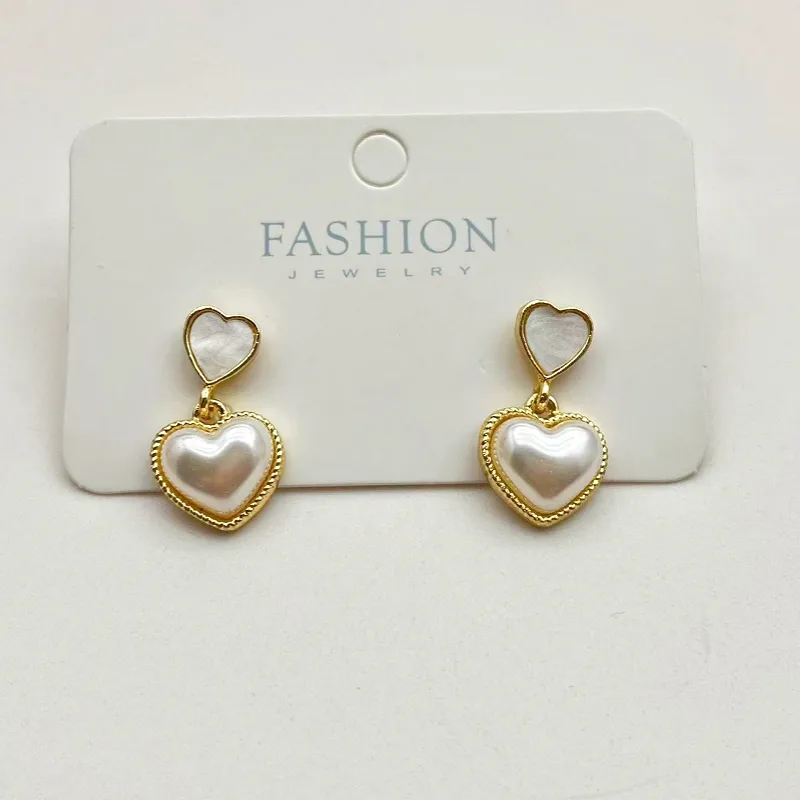 Love Pearl Earring C4049