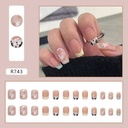 Press-On Nails R743
